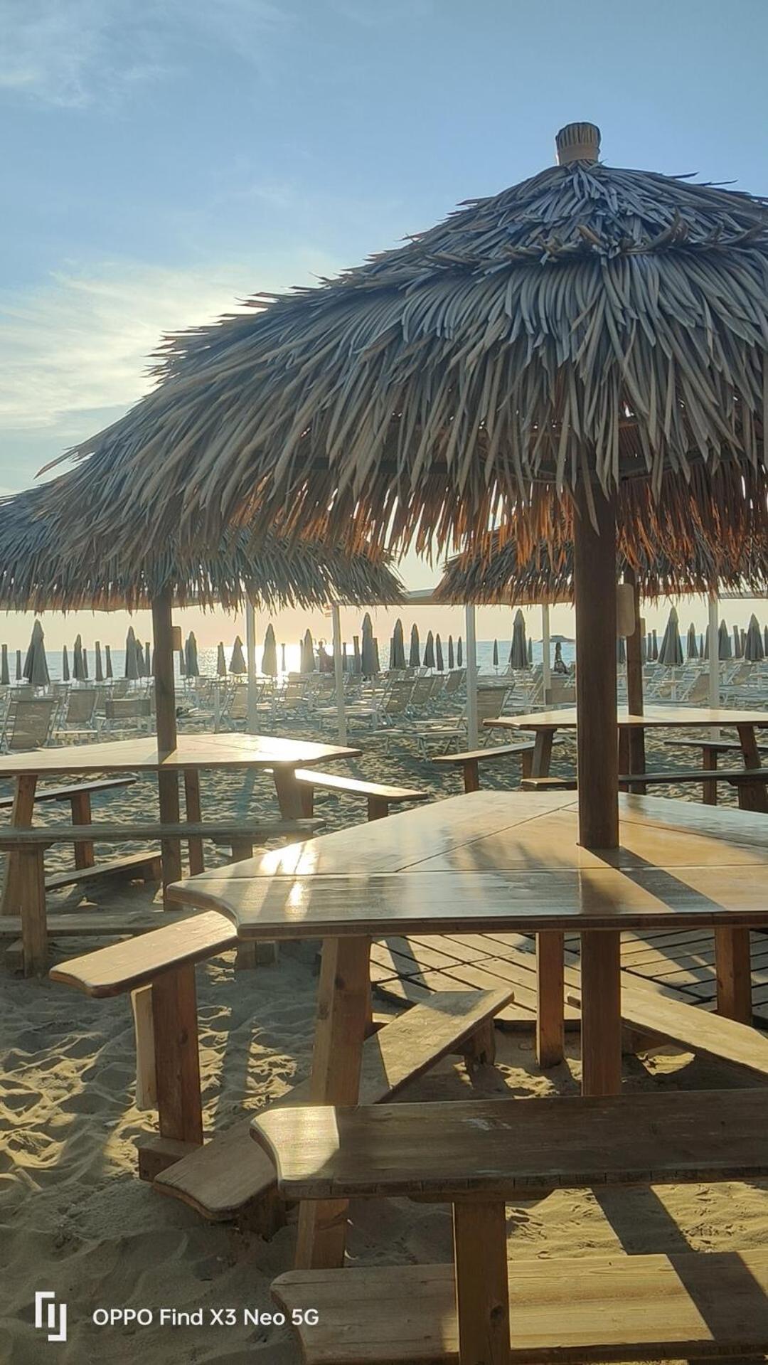 Sea Beach Relax Tirrenia Buitenkant foto