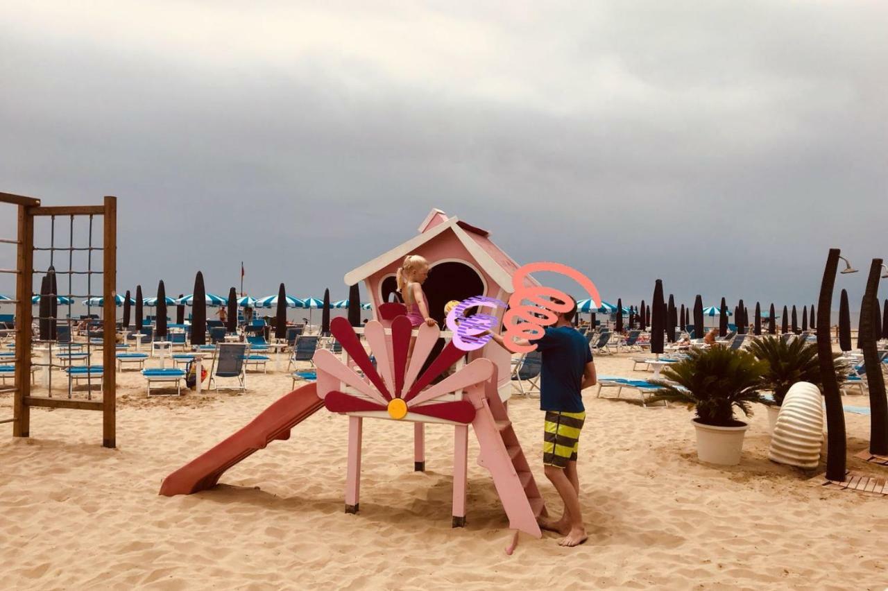 Sea Beach Relax Tirrenia Buitenkant foto